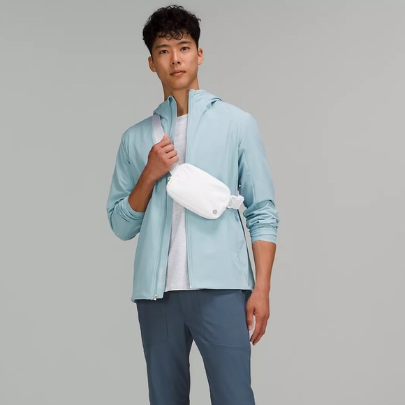 Lululemon Everywhere Belt Bag - Picture 3 of 11